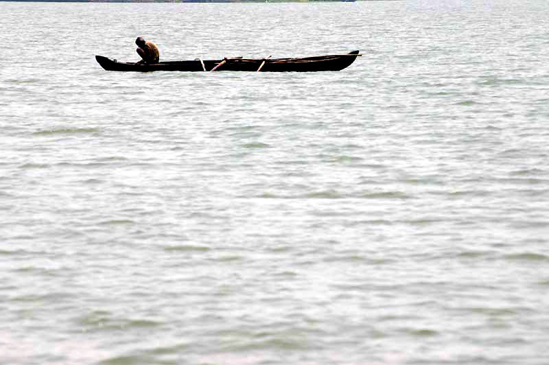IND6920_kerala_backwaters