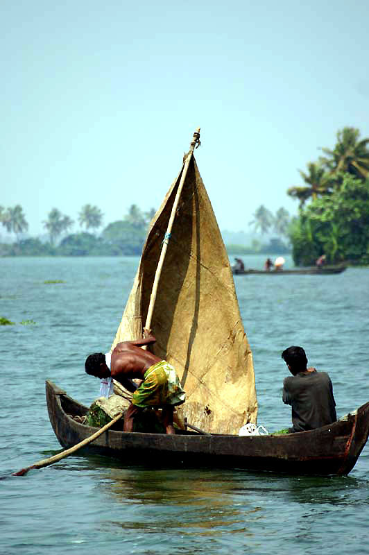 IND6949_kerala_backwaters