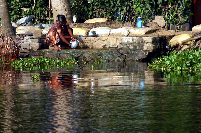 IND6992_kerala_backwaters