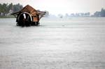 IND6950_kerala_backwaters