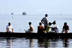 IND7011_kerala_backwaters